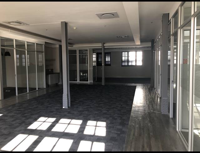 1,538M² OFFICE TO LET IN GARDENS